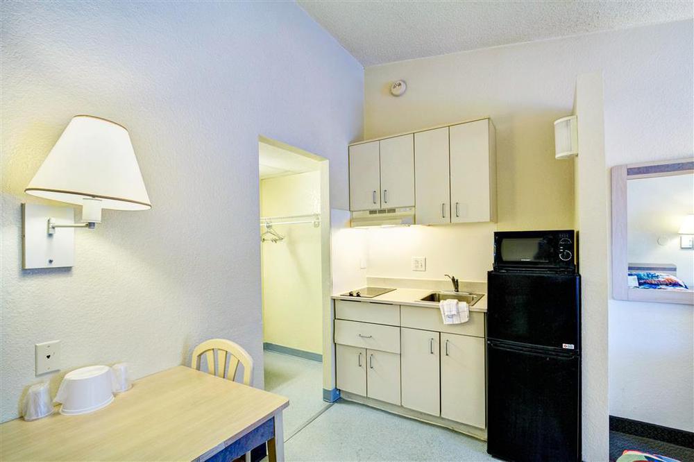 Super 8 By Wyndham Aberdeen Southern Pines Номер фото