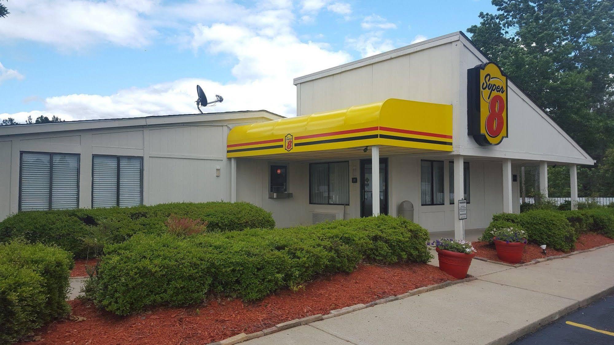 Super 8 By Wyndham Aberdeen Southern Pines Екстер'єр фото
