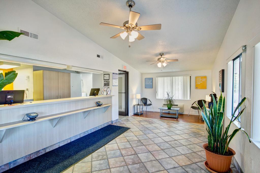 Super 8 By Wyndham Aberdeen Southern Pines Екстер'єр фото