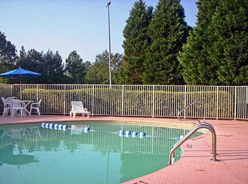 Super 8 By Wyndham Aberdeen Southern Pines Екстер'єр фото