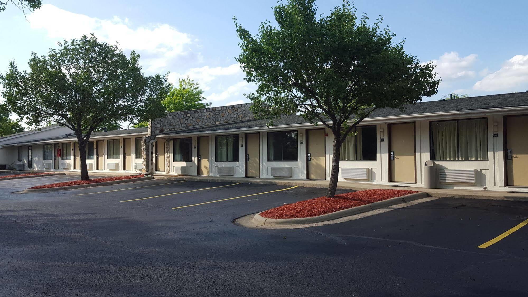 Super 8 By Wyndham Aberdeen Southern Pines Екстер'єр фото