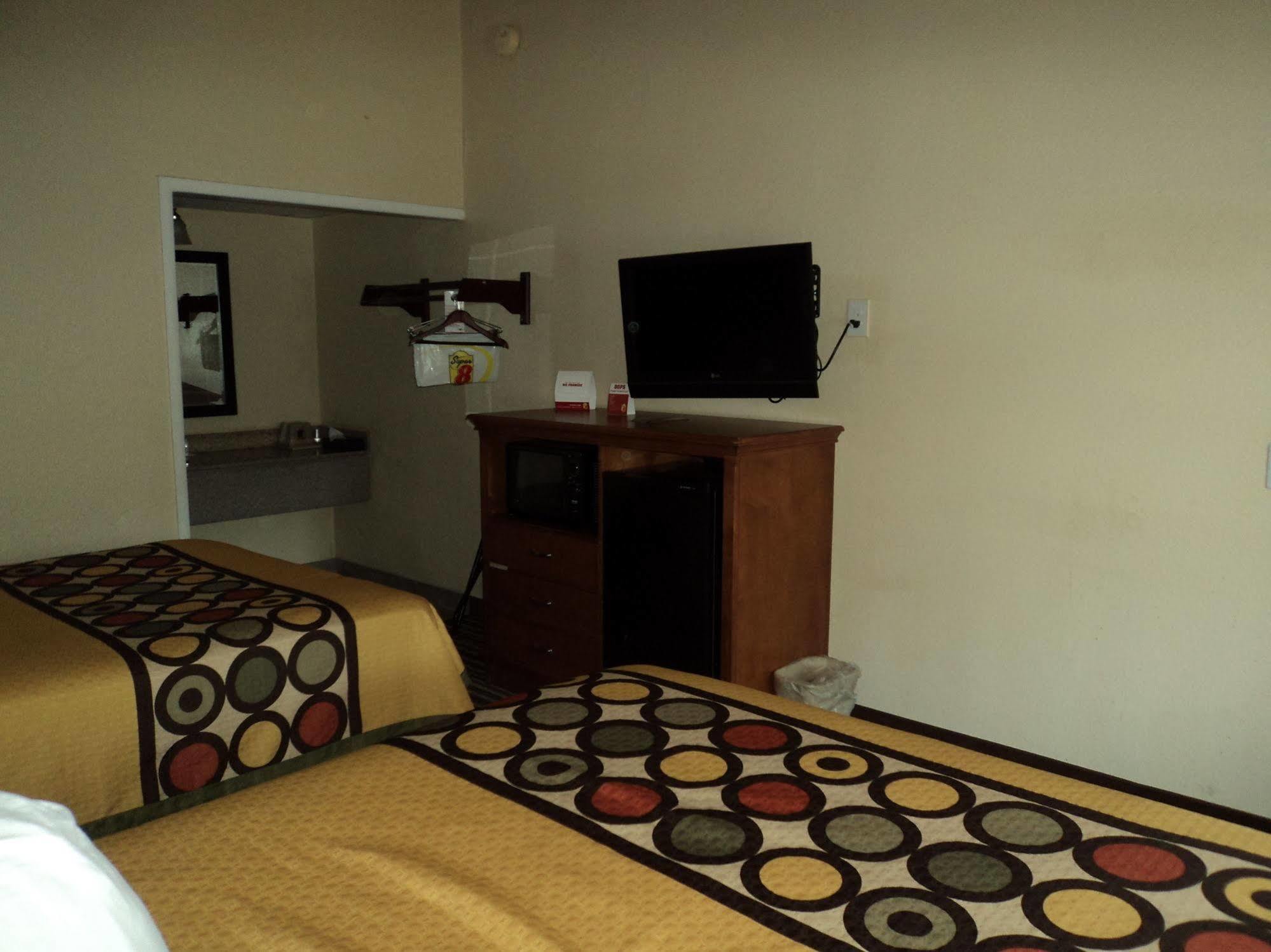 Super 8 By Wyndham Aberdeen Southern Pines Екстер'єр фото