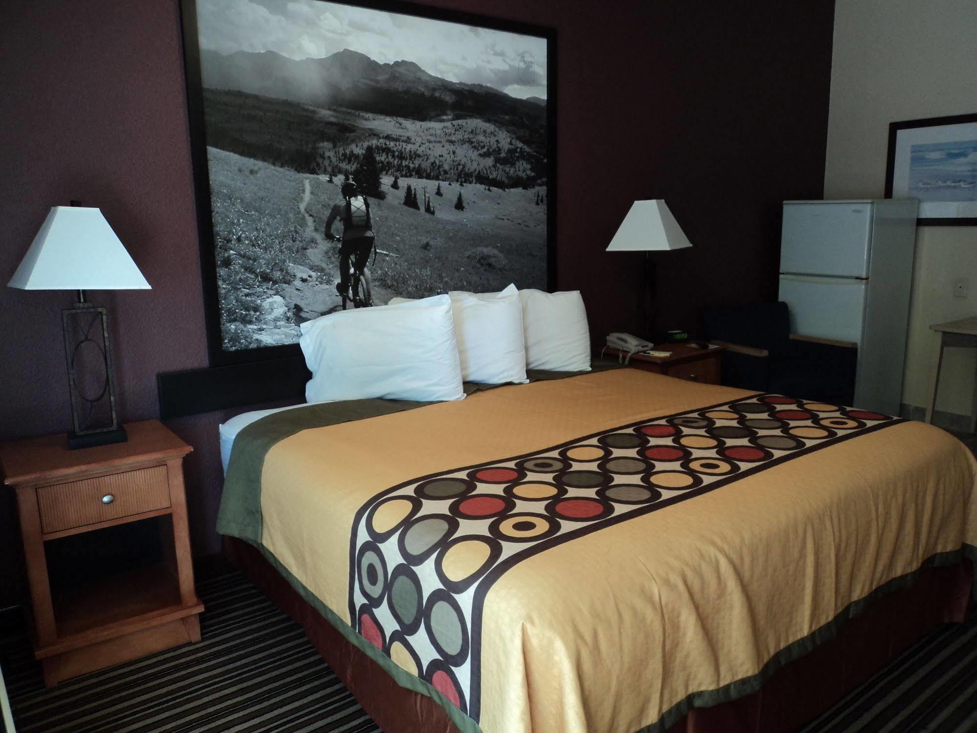 Super 8 By Wyndham Aberdeen Southern Pines Екстер'єр фото